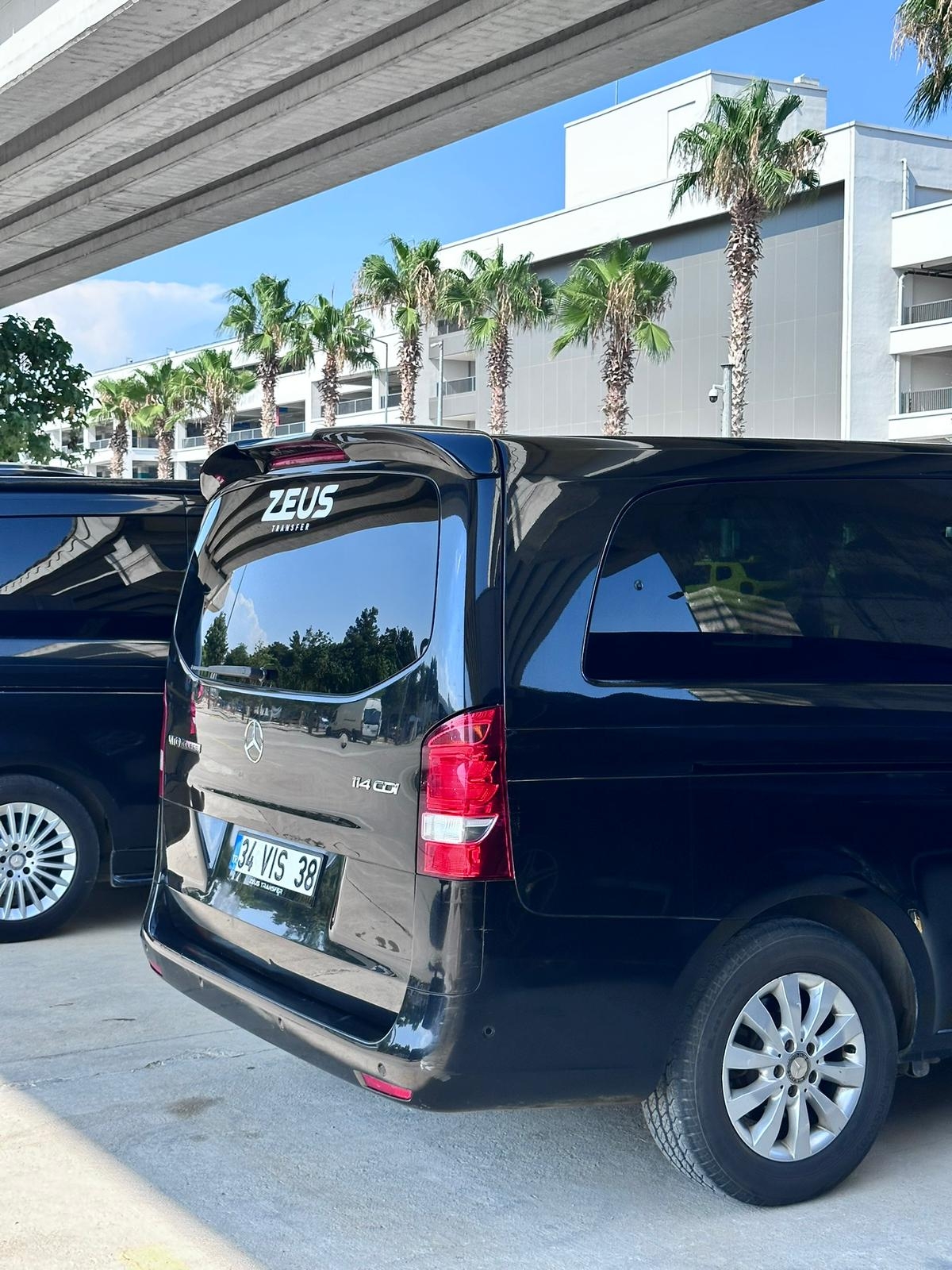 Uber Antalya Var mı? | Zeus Transfer ile En İyi Alternatif